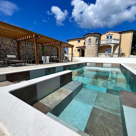 פאז'אנה Olivea Luxury Suites מראה חיצוני תמונה