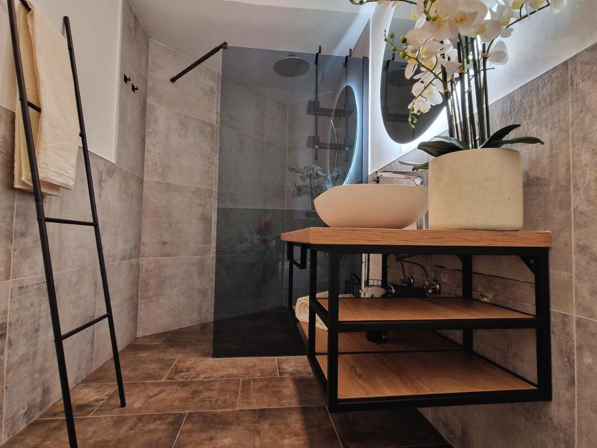 פאז'אנה Olivea Luxury Suites מראה חיצוני תמונה