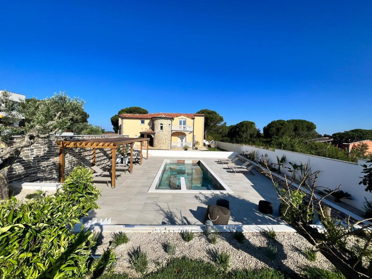 פאז'אנה Olivea Luxury Suites מראה חיצוני תמונה