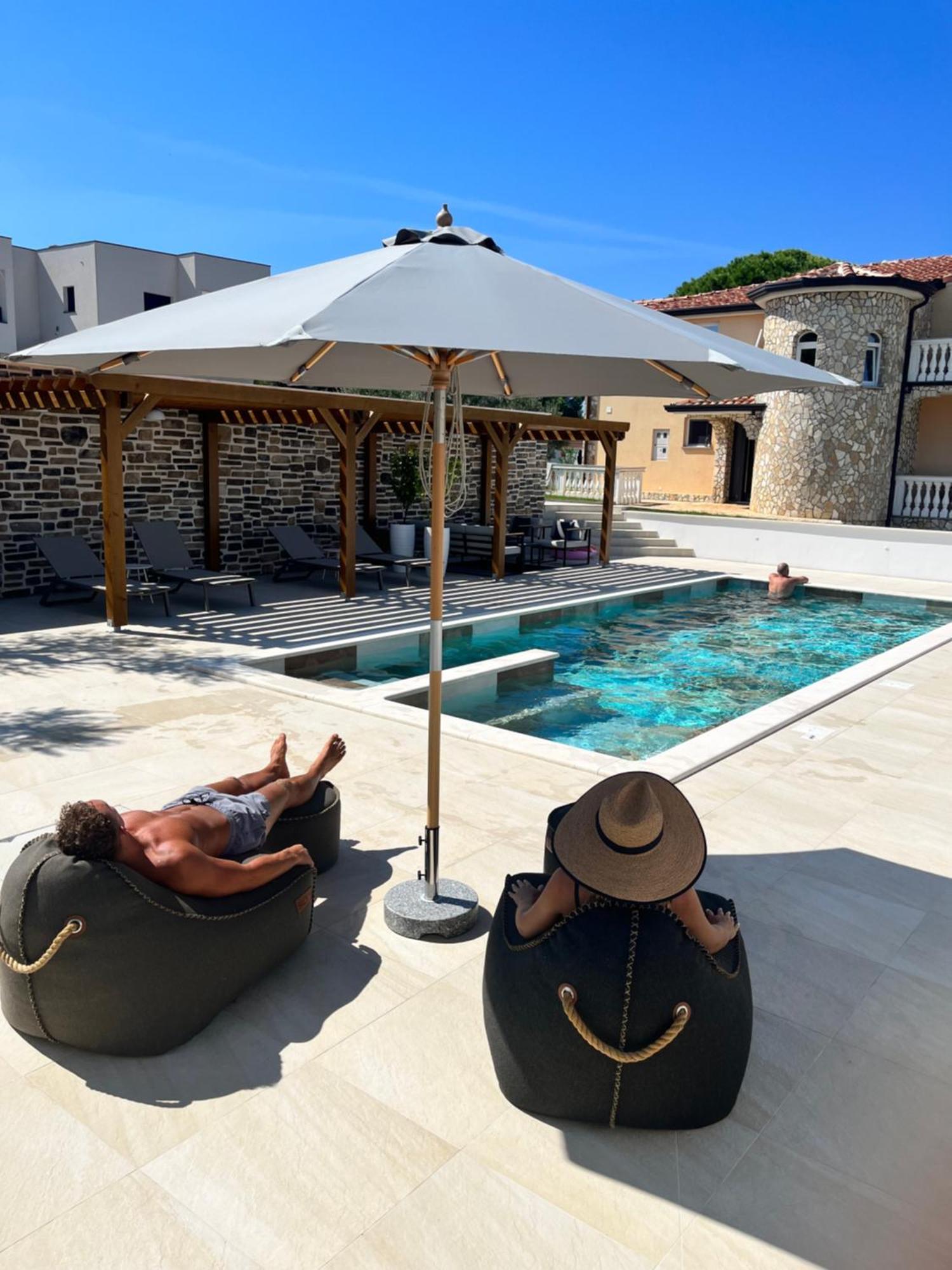 פאז'אנה Olivea Luxury Suites מראה חיצוני תמונה